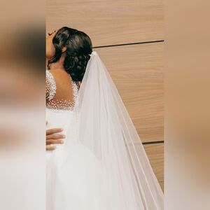 Elegant White Two-Tier Wedding Veil
